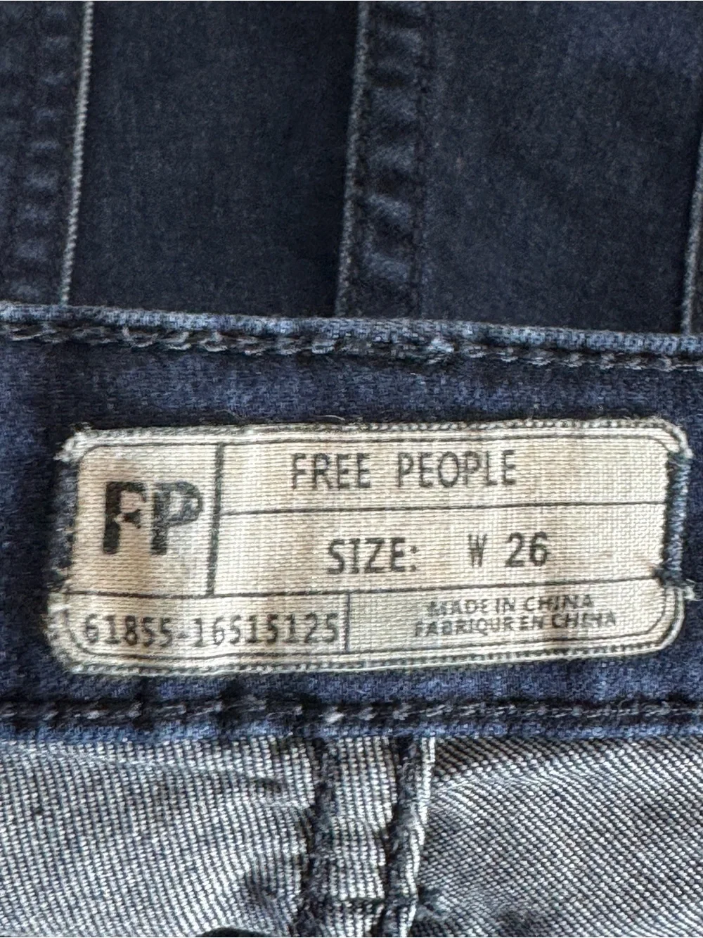 Free people Jeans Womens Sz 26 vintage Dark Blue Flared bootcutmid rise stretch